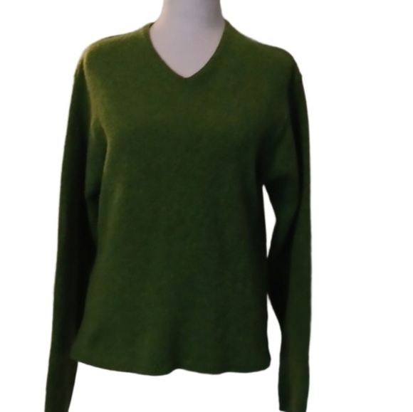 💙🌺GAP Olive V-Neck Pullover - Picture 8 of 10